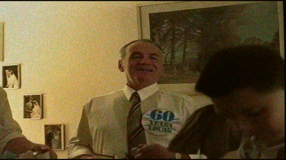 Etap 1: identyfikacja typu ramki PRL — karton Foton, plastik CWF, ORWO Diafix lub Paximat